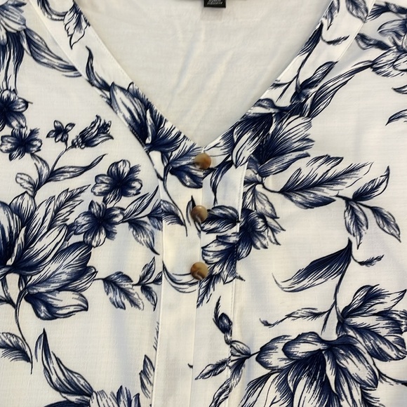 Fortune+Ivy mixed media top - Picture 4 of 7